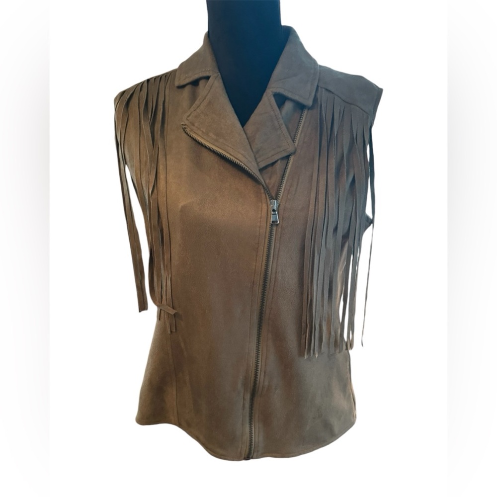 Joh fringed faux suede vest, size small western and Bohemian vibes. NWOT.